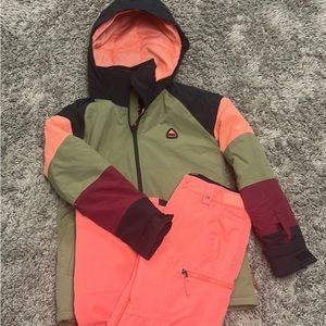 Girls burton jacket and ski pants only worn one season just skiing